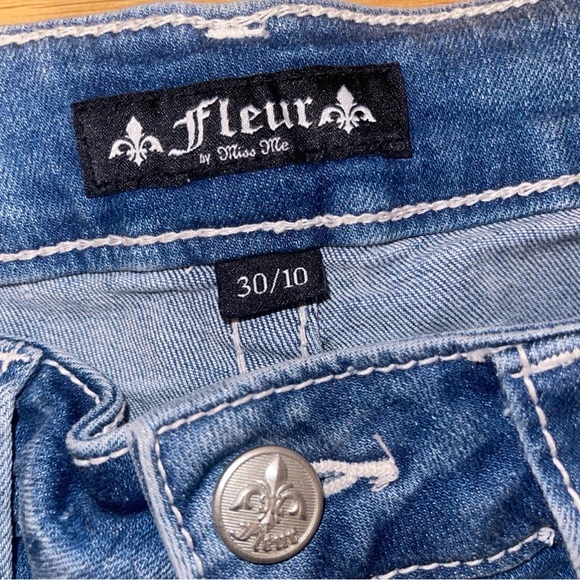 Miss Me Blue Jeans with Wing Design-sz 30 - Picture 4 of 8